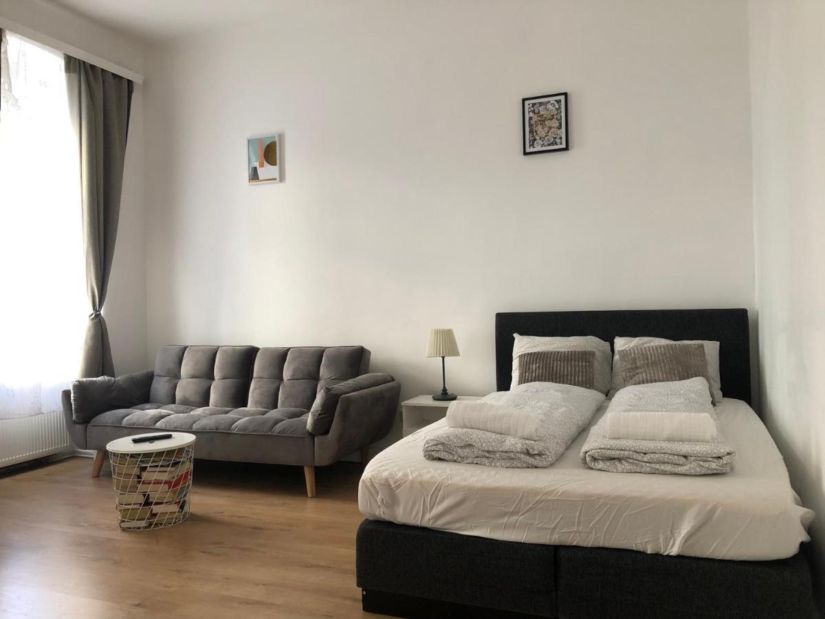 Central Apartment Near Subway Station 2 Bécs Kültér fotó